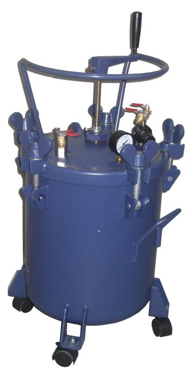 Pressure Pot , Paint 20L Man/AgitatW/Castors 1/4"
(for 3/8" fluid fitting use PT20K)
